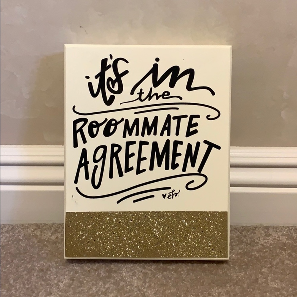Roommate-themed decor